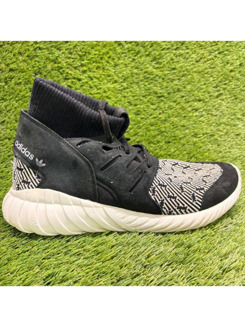 Adidas Tubular Doom Primeknit Mens Size 10 Black White Athletic Shoes Sneakers